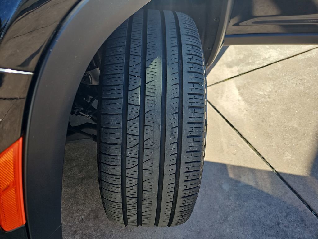 Used 2023 Jeep Grand Cherokee Limited w/ Black Appearance Package image 36