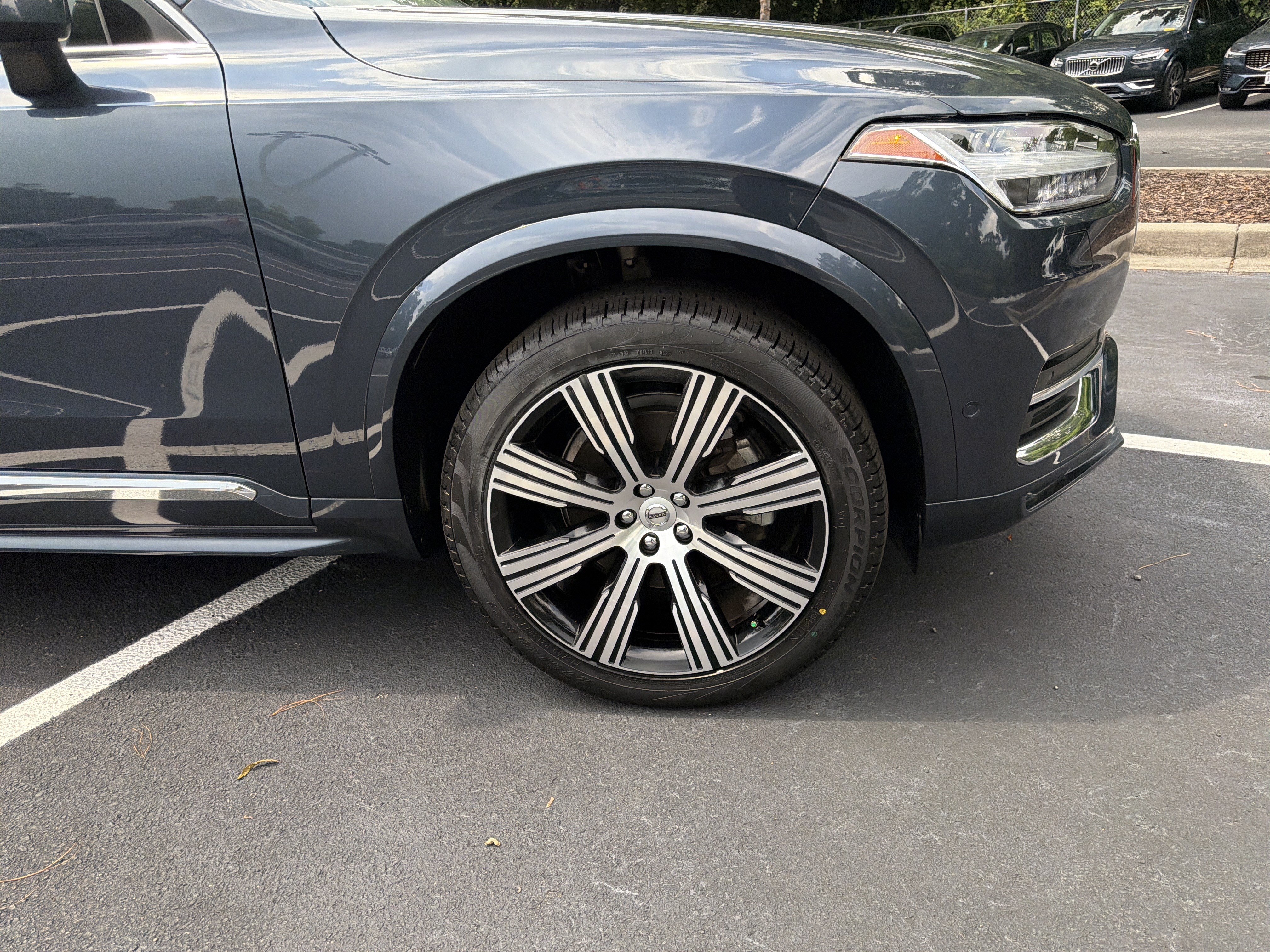Certified 2023 Volvo XC90 B6 Ultimate w/ Protection Package Premier AWD/4WD image 13