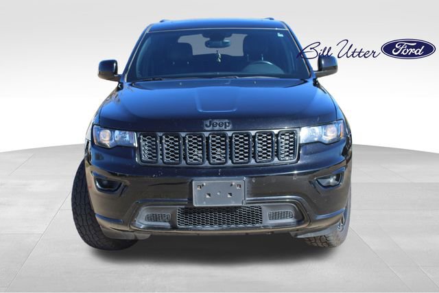 Used 2018 Jeep Grand Cherokee Altitude image 2