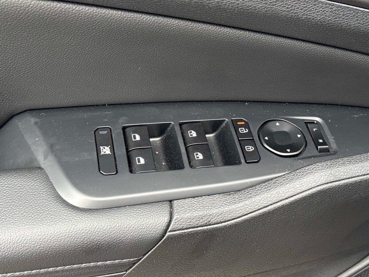 Used 2026 Kia Sportage EX FWD image 21