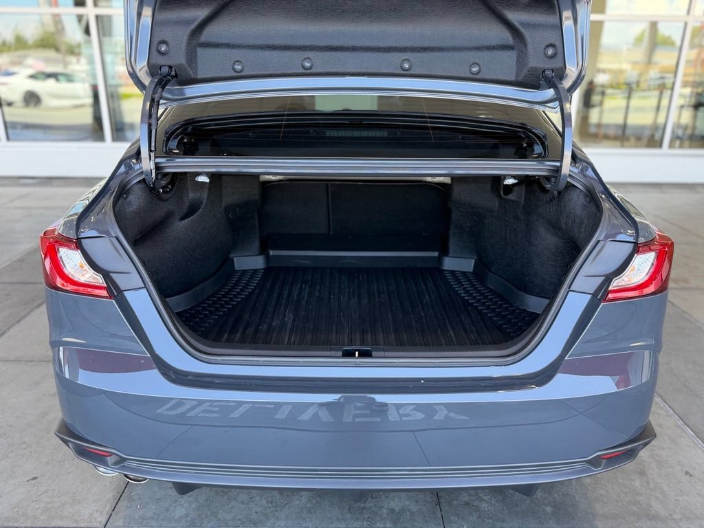 Certified 2026 Toyota Camry SE FWD image 15