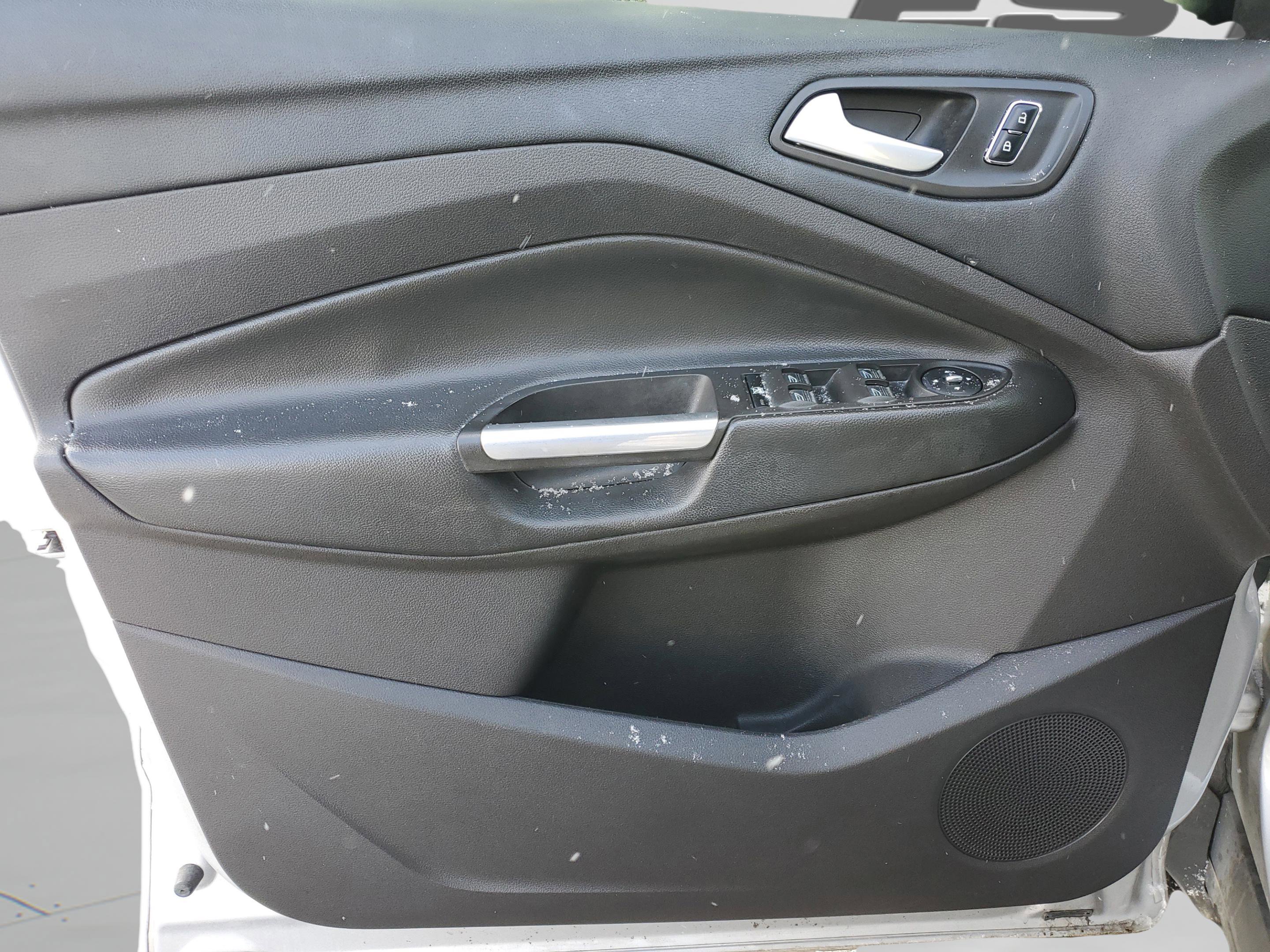 Used 2015 Ford Escape SE w/ Equipment Group 201A image 21