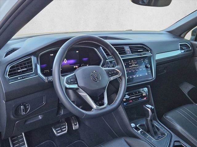 Used 2023 Volkswagen Tiguan SE R-Line FWD image 10