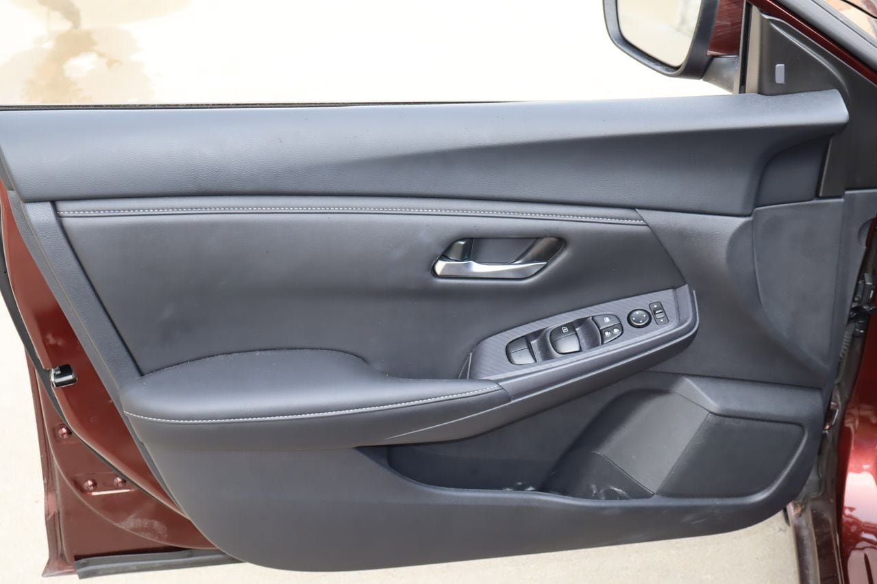 Used 2023 Nissan Sentra SV FWD image 19