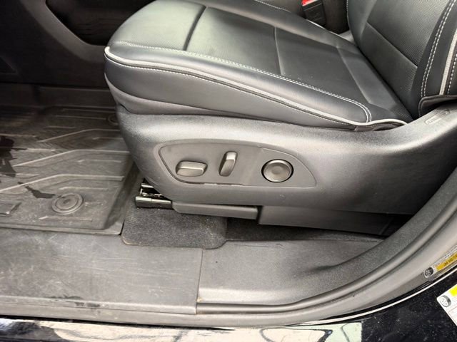 Used 2025 Chevrolet Silverado EV LT AWD/4WD image 16