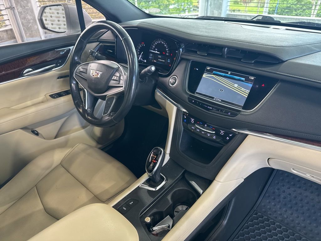 Used 2018 Cadillac XT5 Premium Luxury image 11