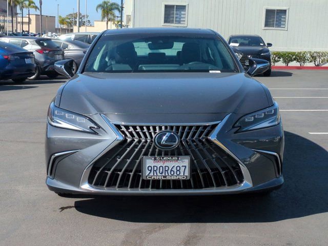 Used 2025 Lexus ES 300h w/ Premium Package image 2