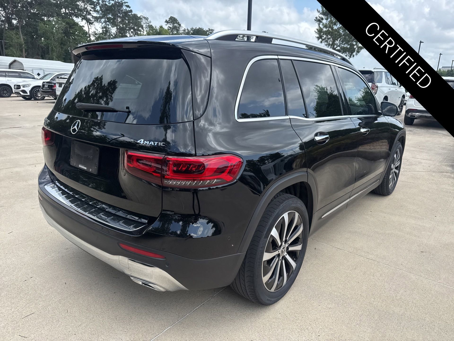 Used 2023 Mercedes-Benz GLB 250 4MATIC image 4