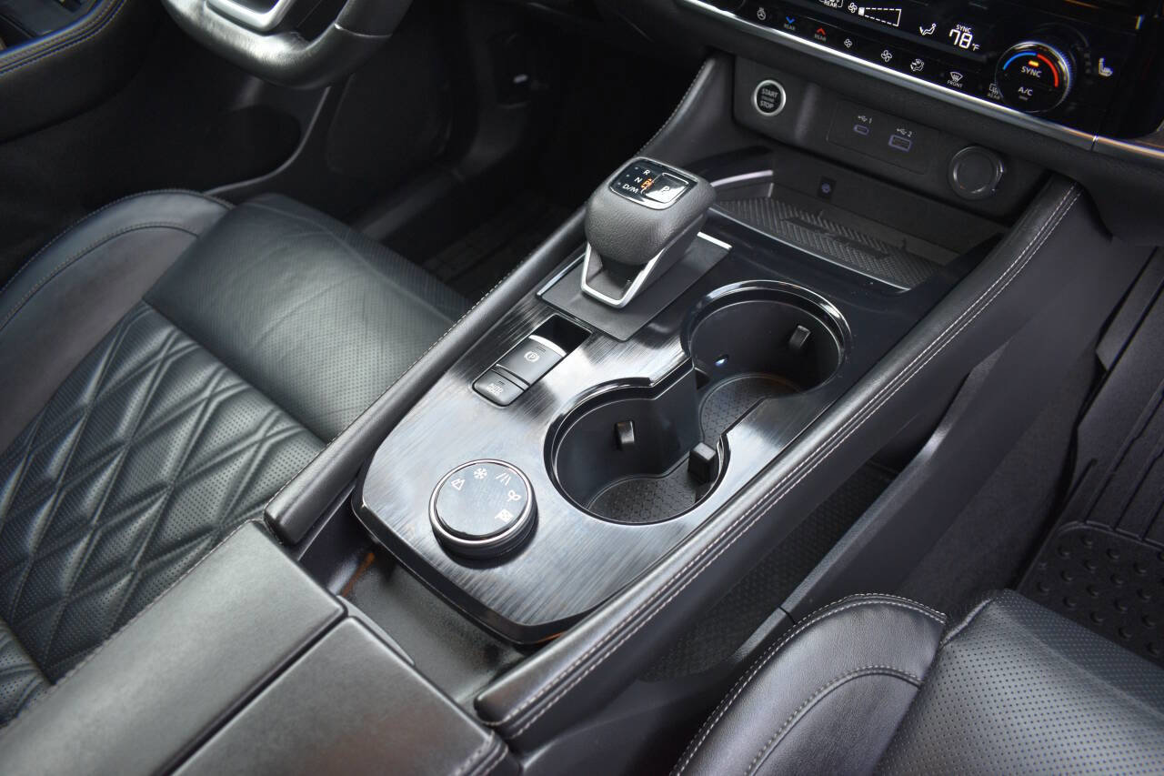 Used 2021 Nissan Rogue Platinum image 26