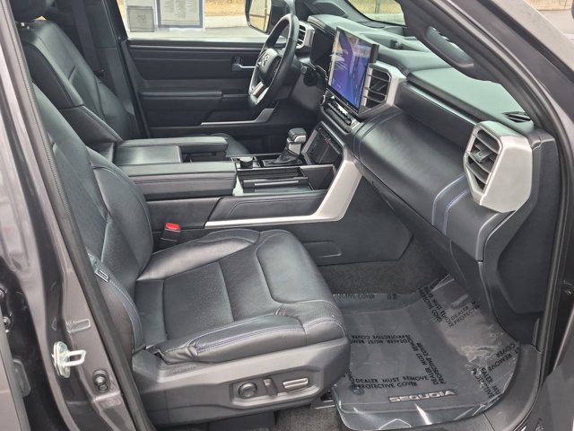 Used 2024 Toyota Sequoia Platinum AWD/4WD image 5