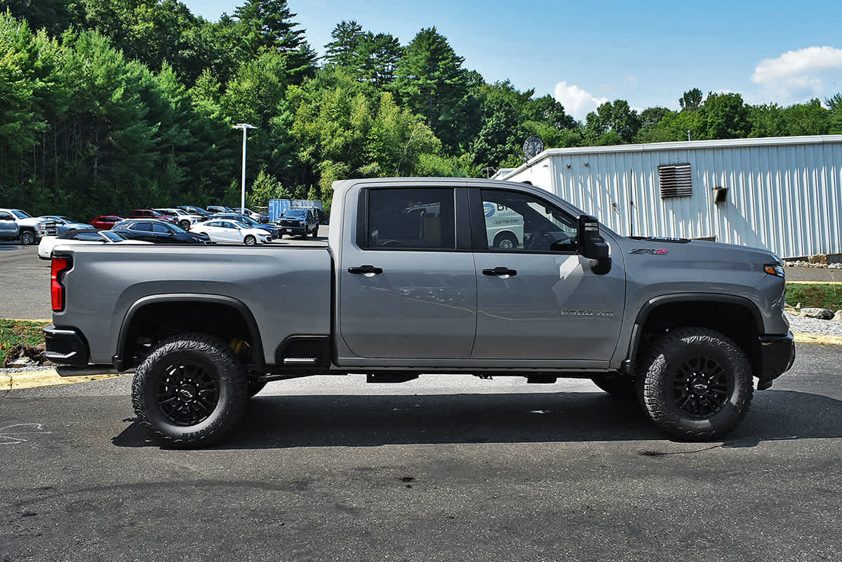 New 2026 Chevrolet Silverado 2500 ZR2 w/ LPO, Dark Essentials Package AWD/4WD image 6