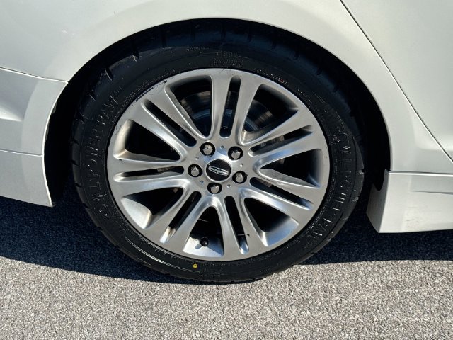 Used 2013 Lincoln MKZ FWD image 34