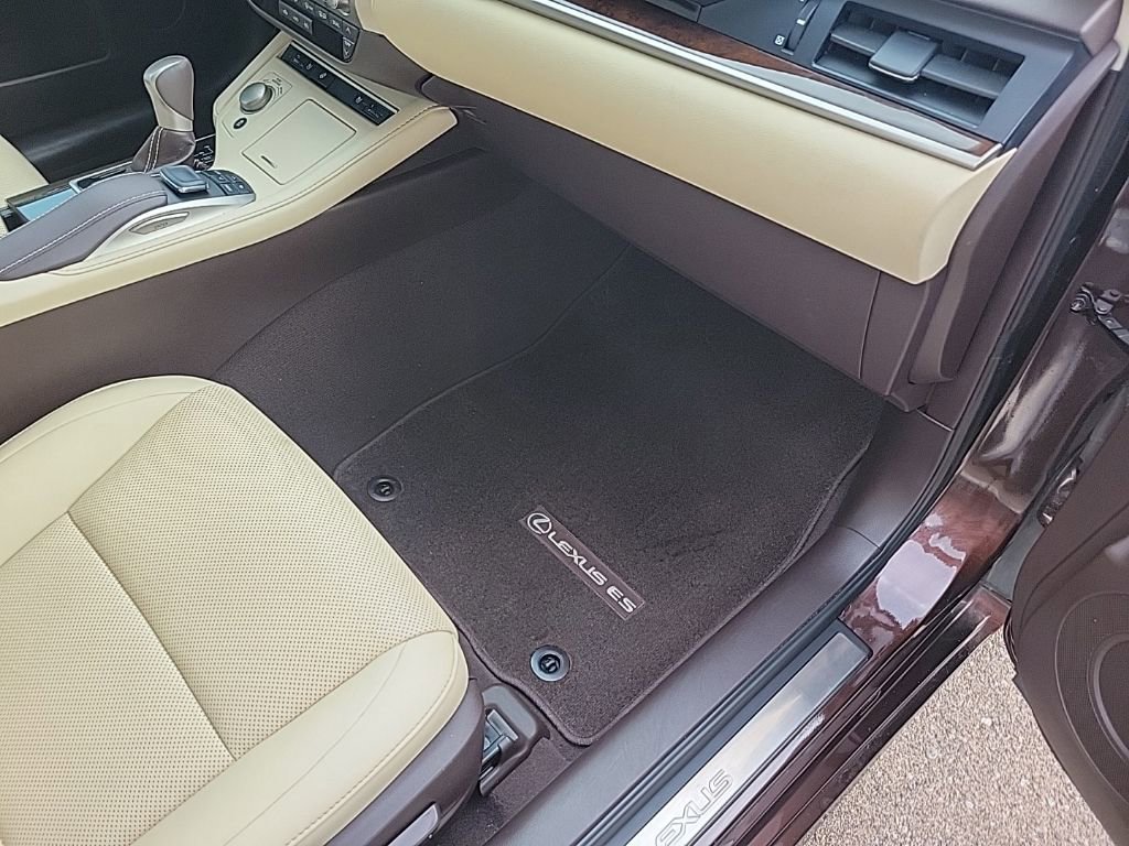 Used 2017 Lexus ES 350 w/ Navigation System Package FWD image 41