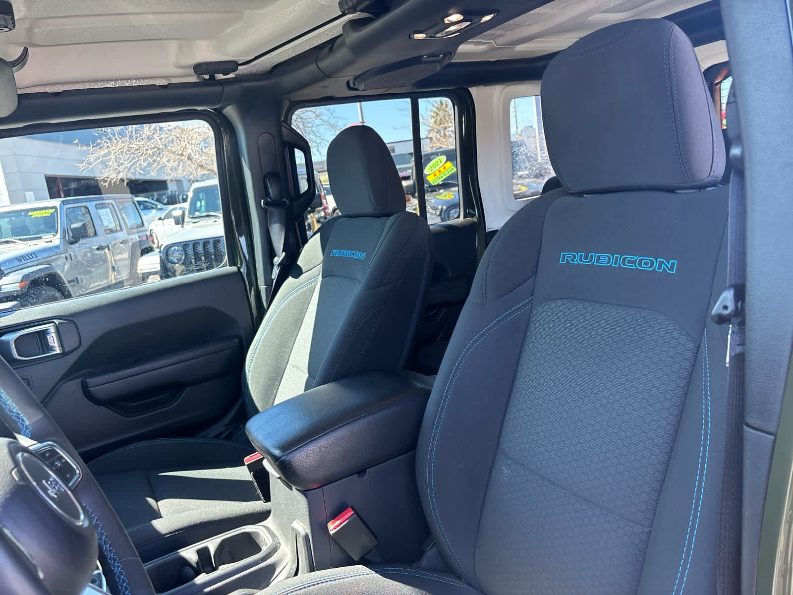 Used 2023 Jeep Wrangler Rubicon image 12