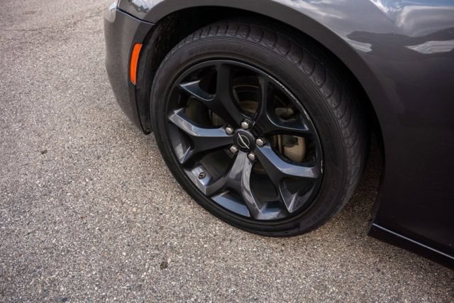 Used 2023 Chrysler 300 S RWD image 12