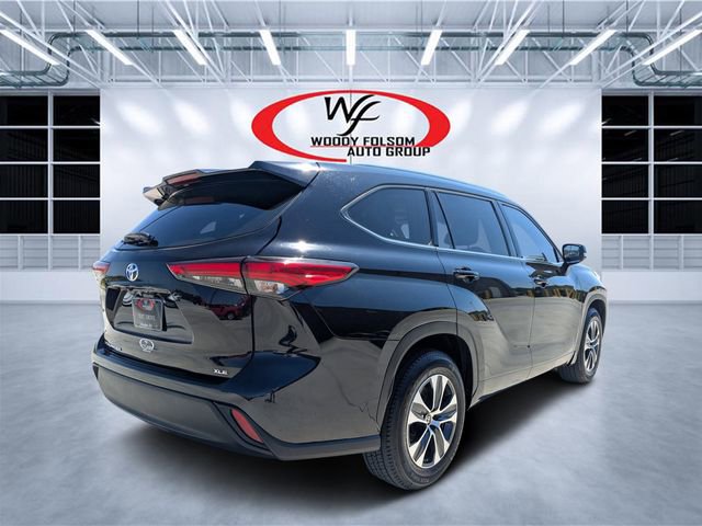 Used 2020 Toyota Highlander XLE image 3