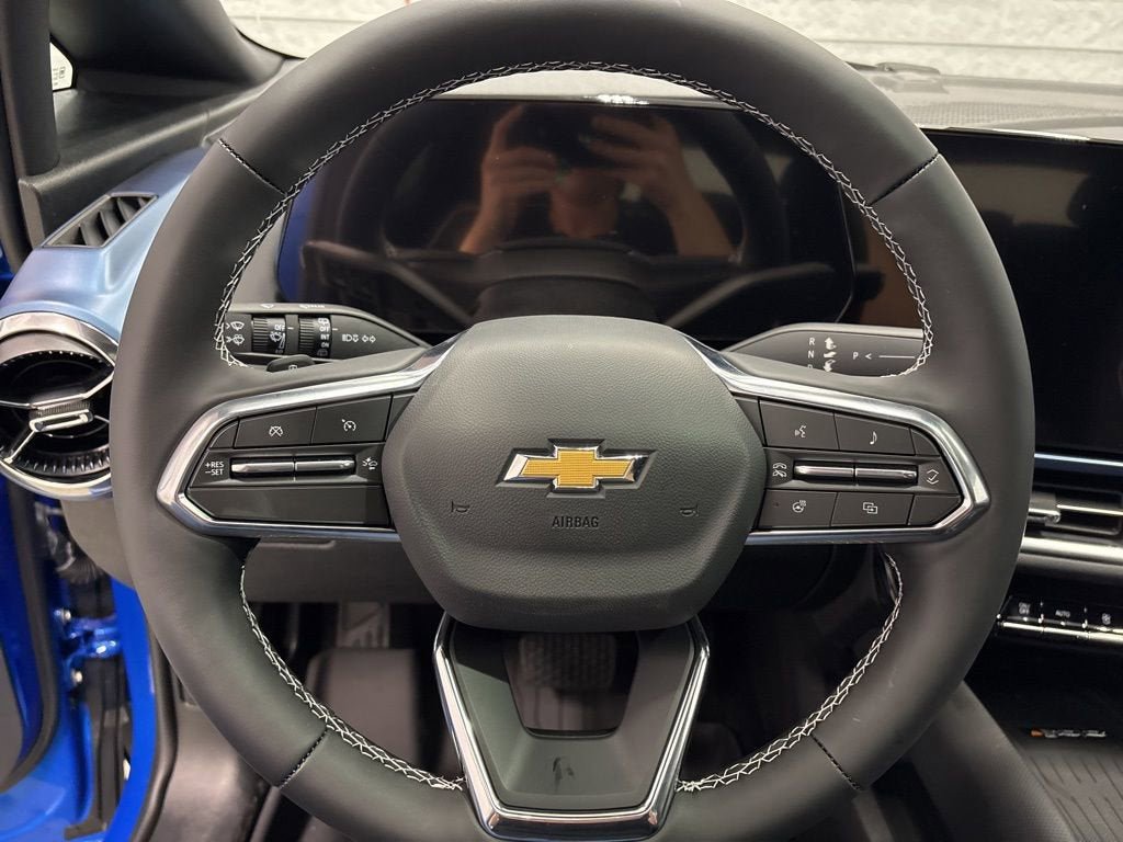 New 2026 Chevrolet Equinox EV LT w/ Convenience Package II AWD/4WD image 23
