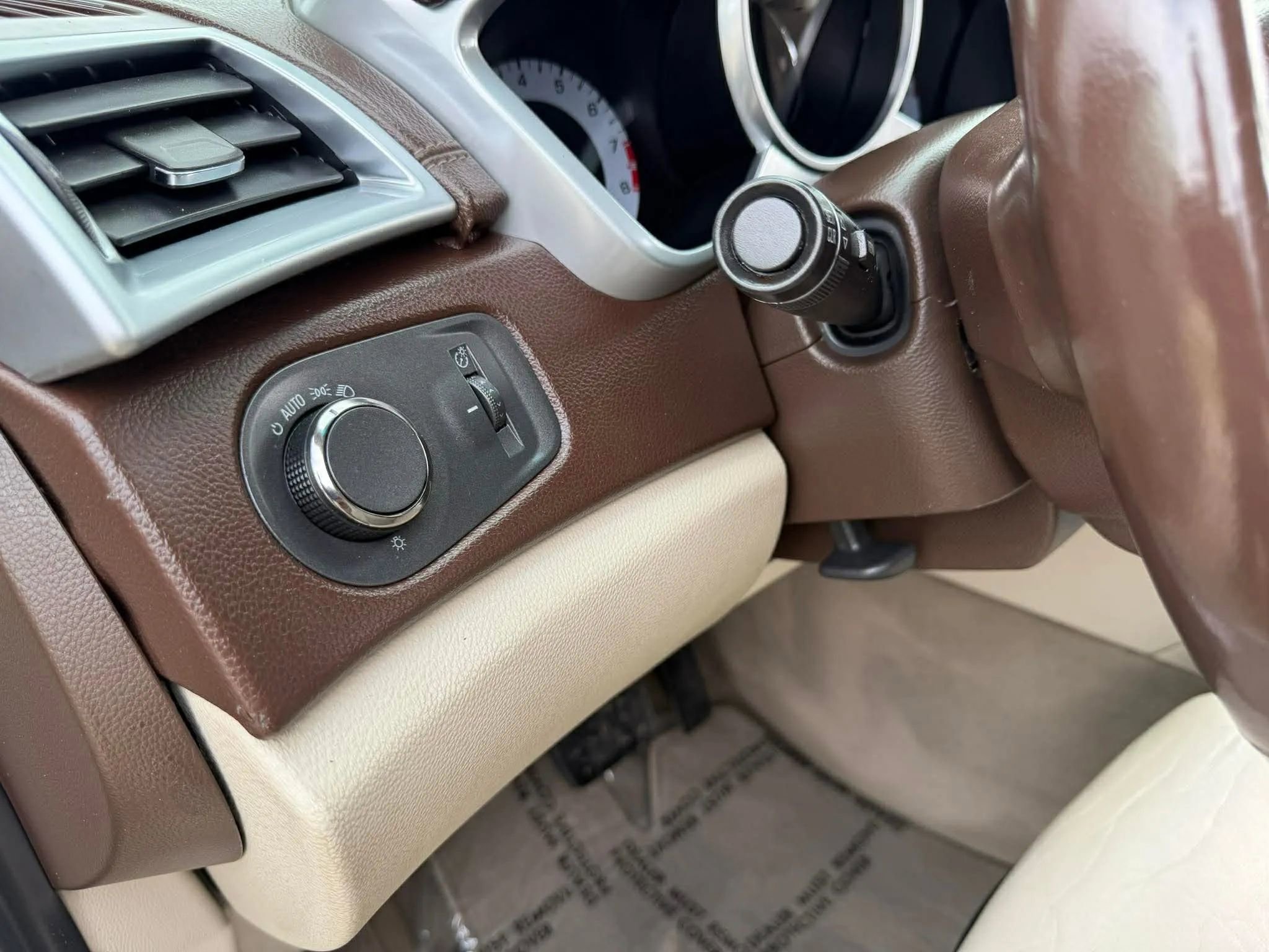 Used 2012 Cadillac SRX Luxury image 12