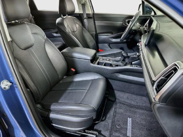 Used 2025 Kia Sorento S w/ Panoramic Sunroof Package AWD/4WD image 12