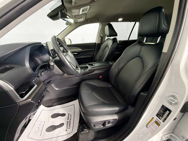 Used 2024 Toyota Grand Highlander XLE image 19