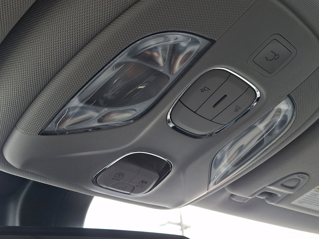 Used 2022 Jeep Compass Latitude w/ Sun and Sound Group image 32