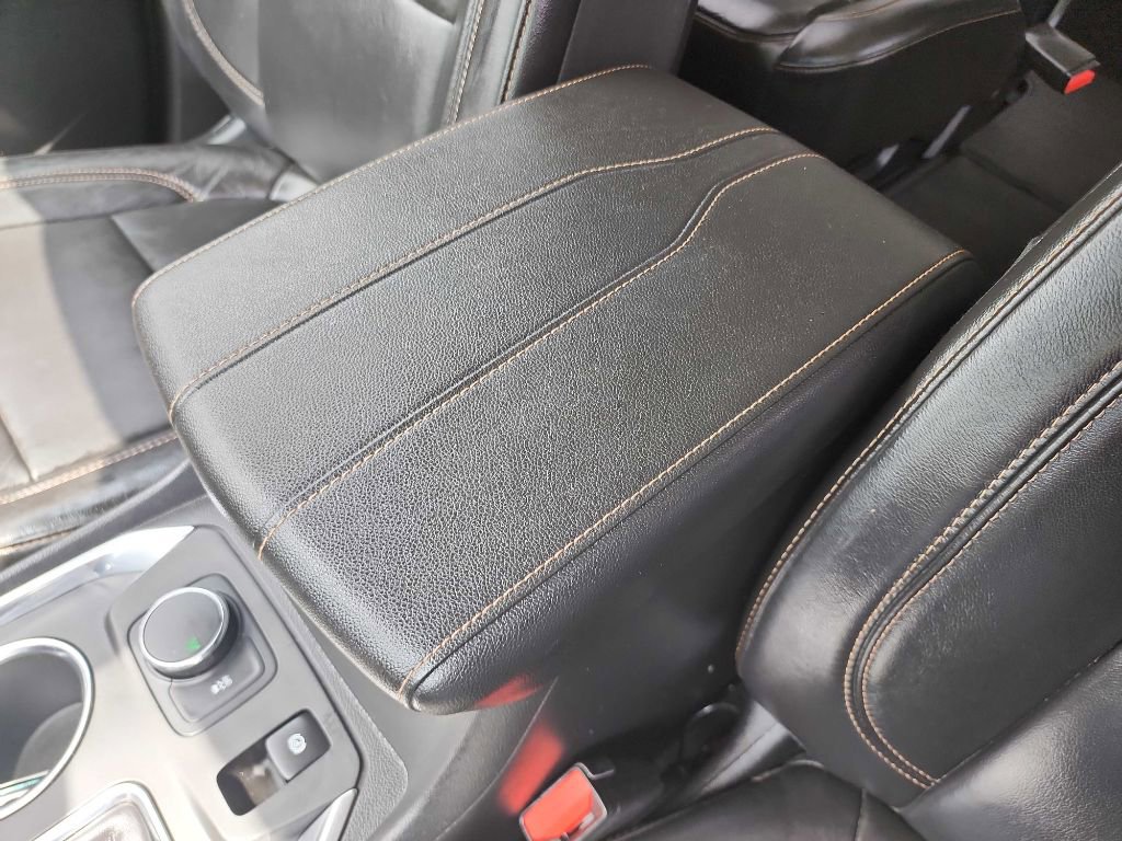 Used 2020 Chevrolet Traverse LT w/ LT Premium Package FWD image 28
