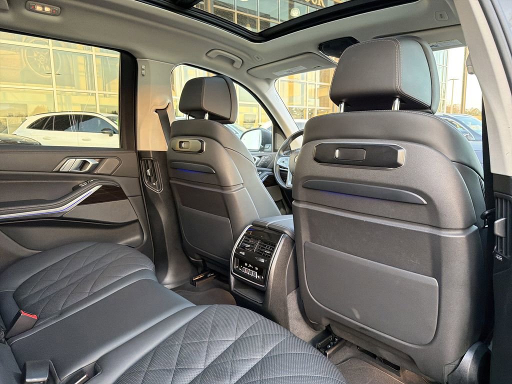 Used 2025 BMW X7 xDrive40i image 19