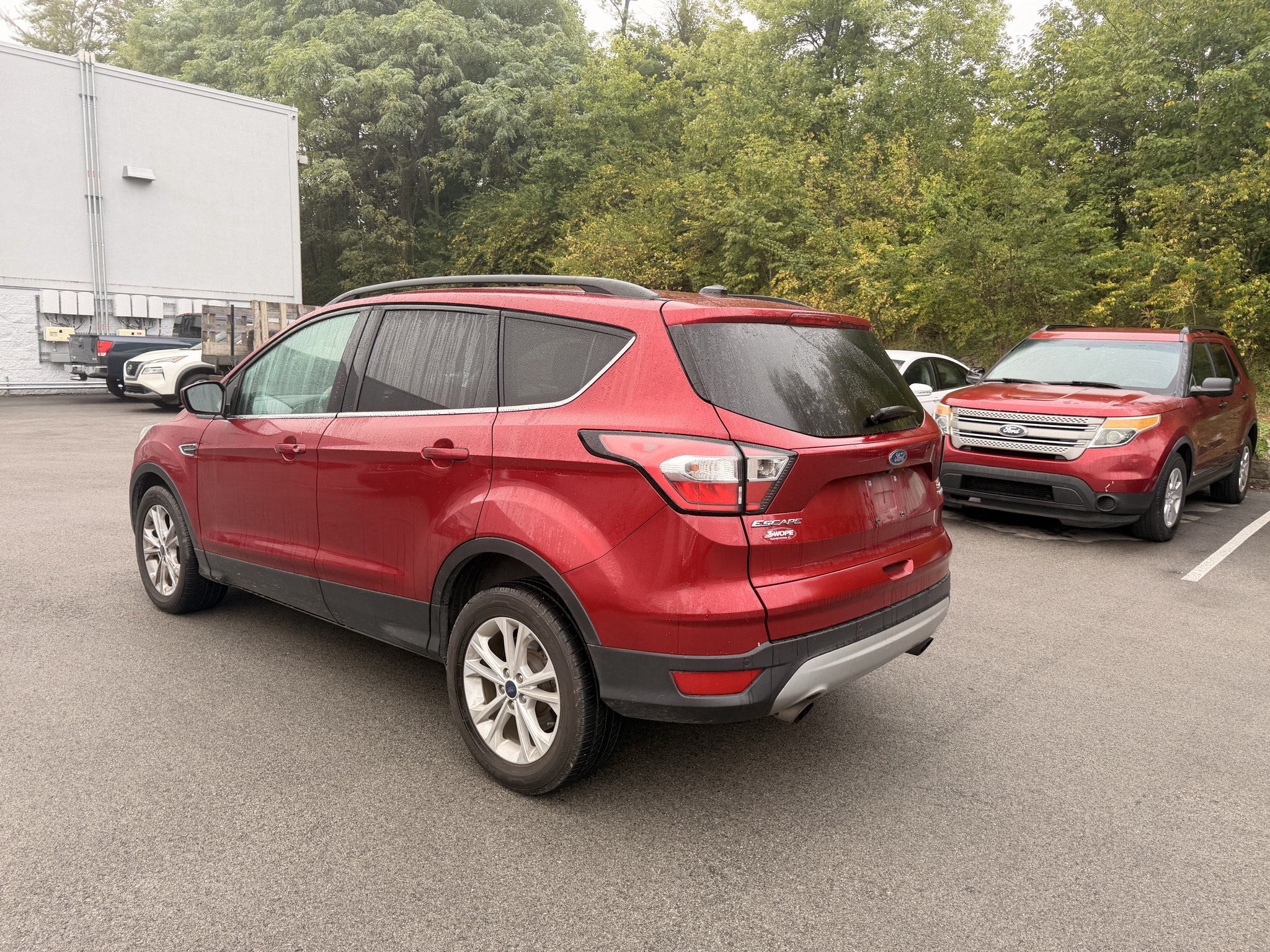 Used 2017 Ford Escape SE w/ Equipment Group 201A AWD/4WD image 5