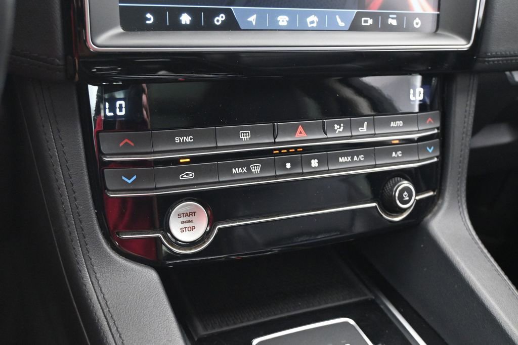 Used 2020 Jaguar F-PACE Prestige AWD/4WD image 14