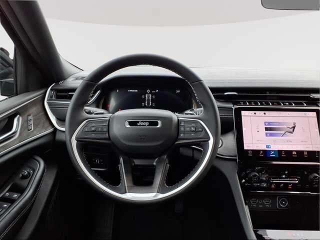 New 2025 Jeep Grand Cherokee L Limited AWD/4WD image 11