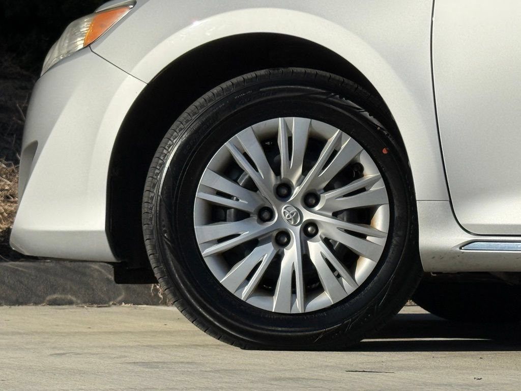 Used 2012 Toyota Camry LE FWD image 8