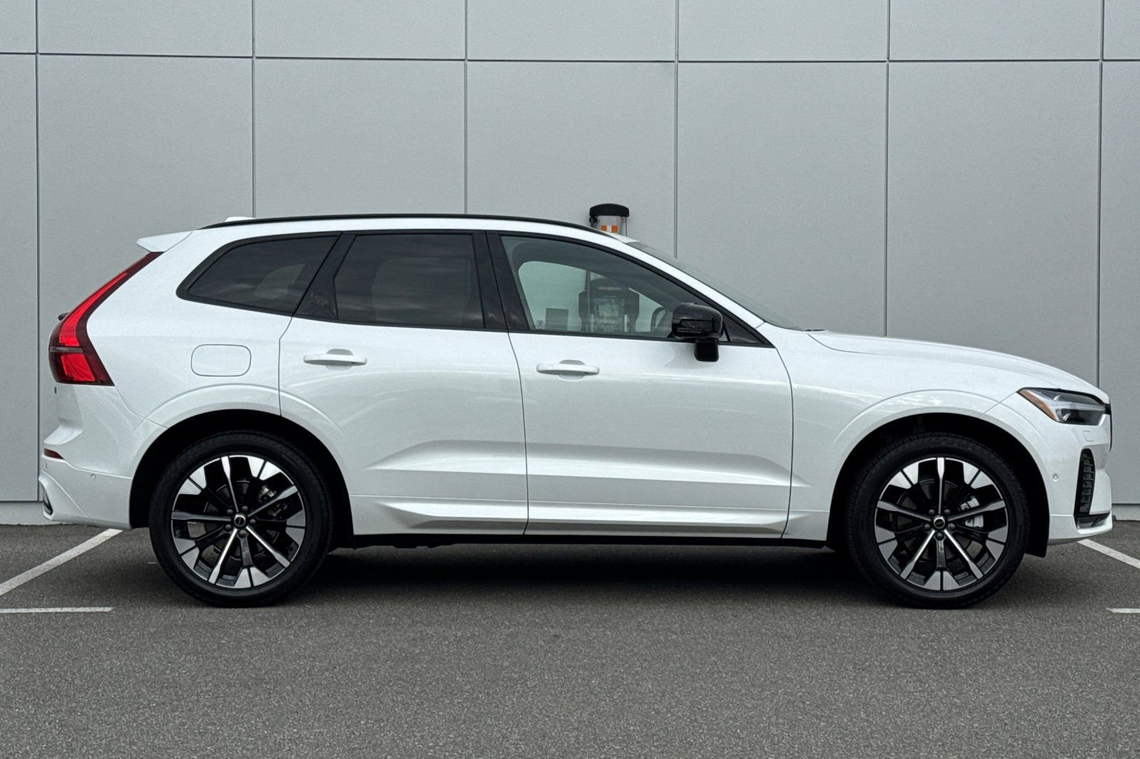 Certified 2026 Volvo XC60 B5 Plus w/ Protection Package Premier AWD/4WD image 6