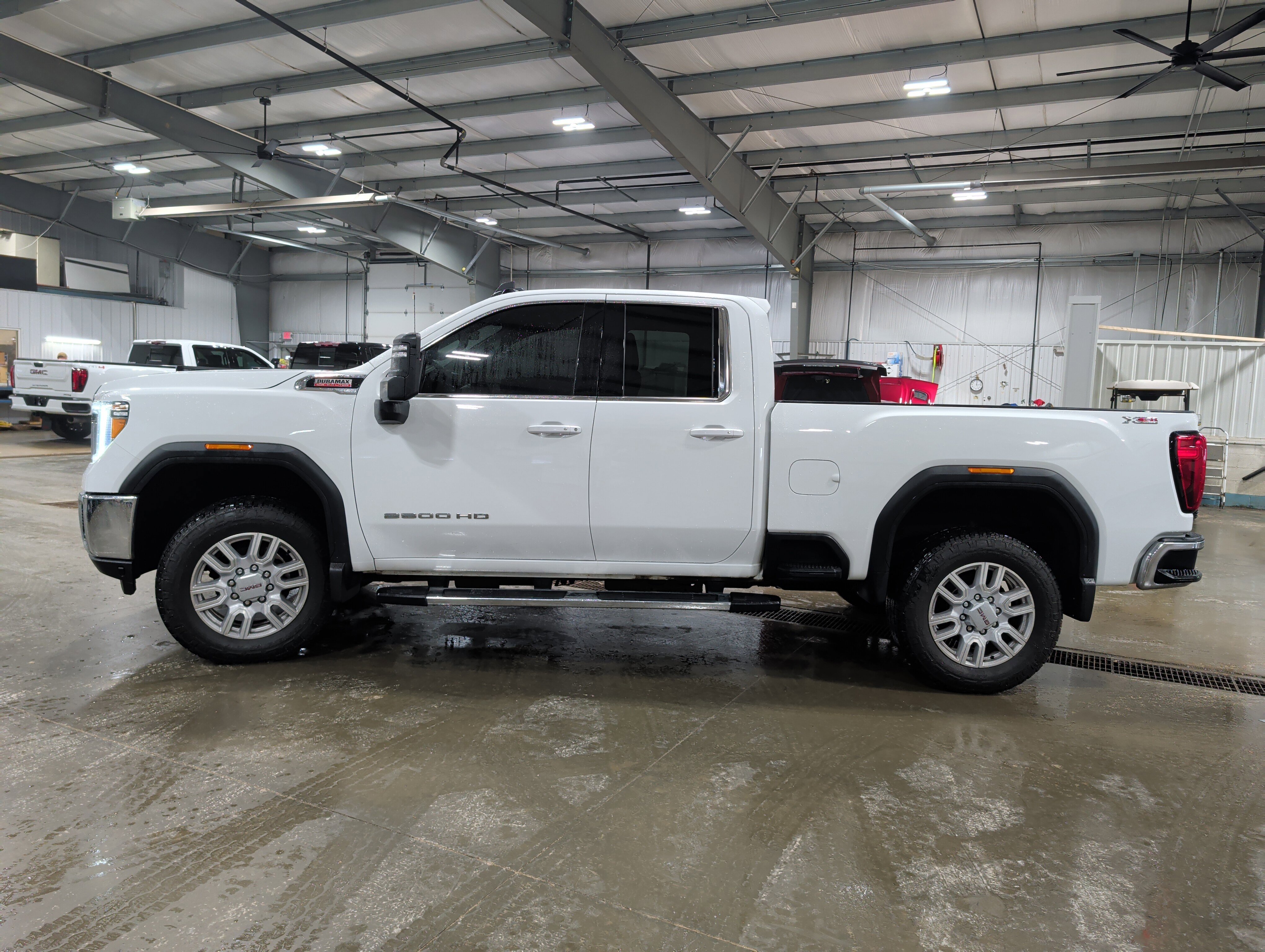 Used 2023 GMC Sierra 2500 SLE w/ SLE Value Package; image 5