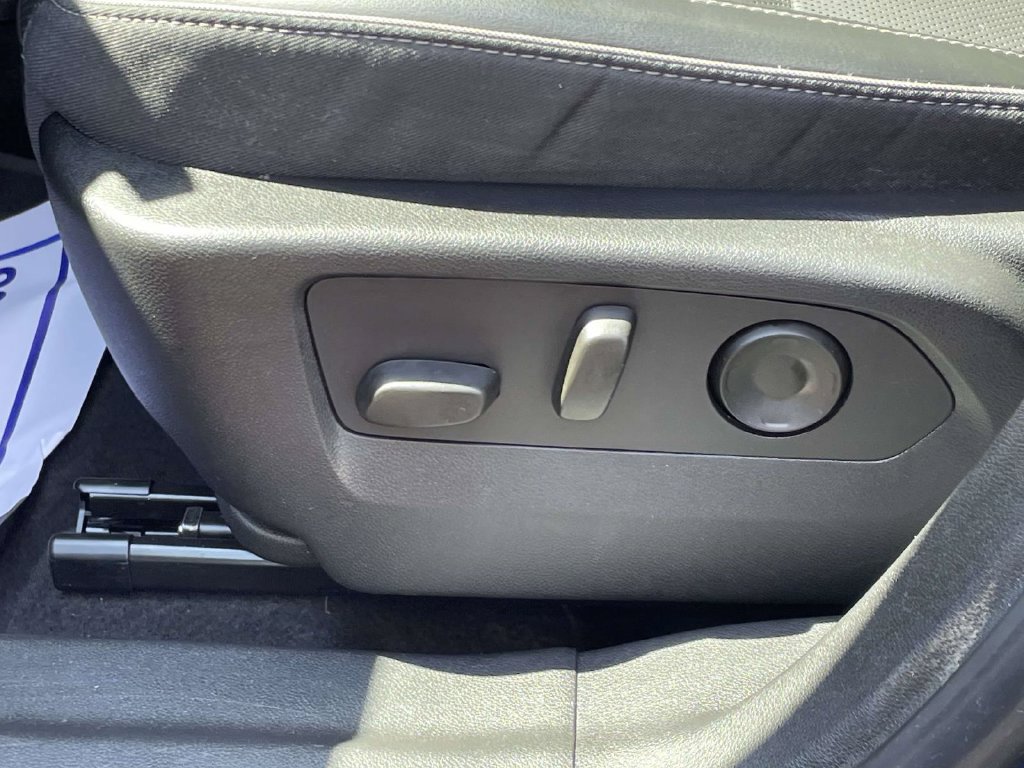 Used 2022 Buick Envision Essence w/ Safety Package FWD image 17