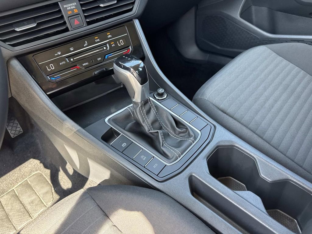 Used 2025 Volkswagen Jetta S image 27