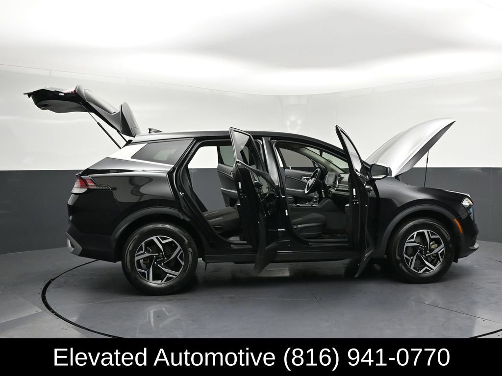 Used 2023 Kia Sportage LX image 32