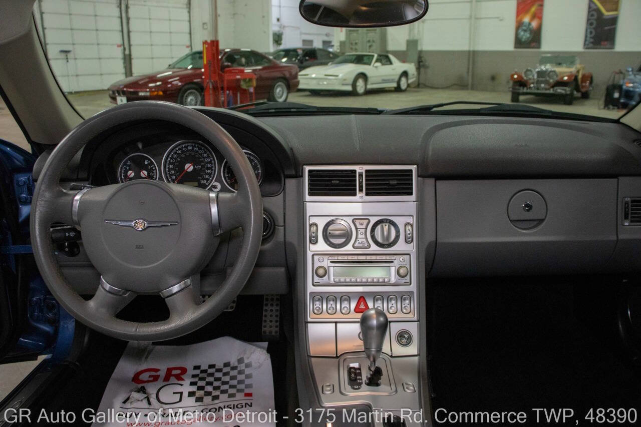 Used 2005 Chrysler Crossfire Limited image 16