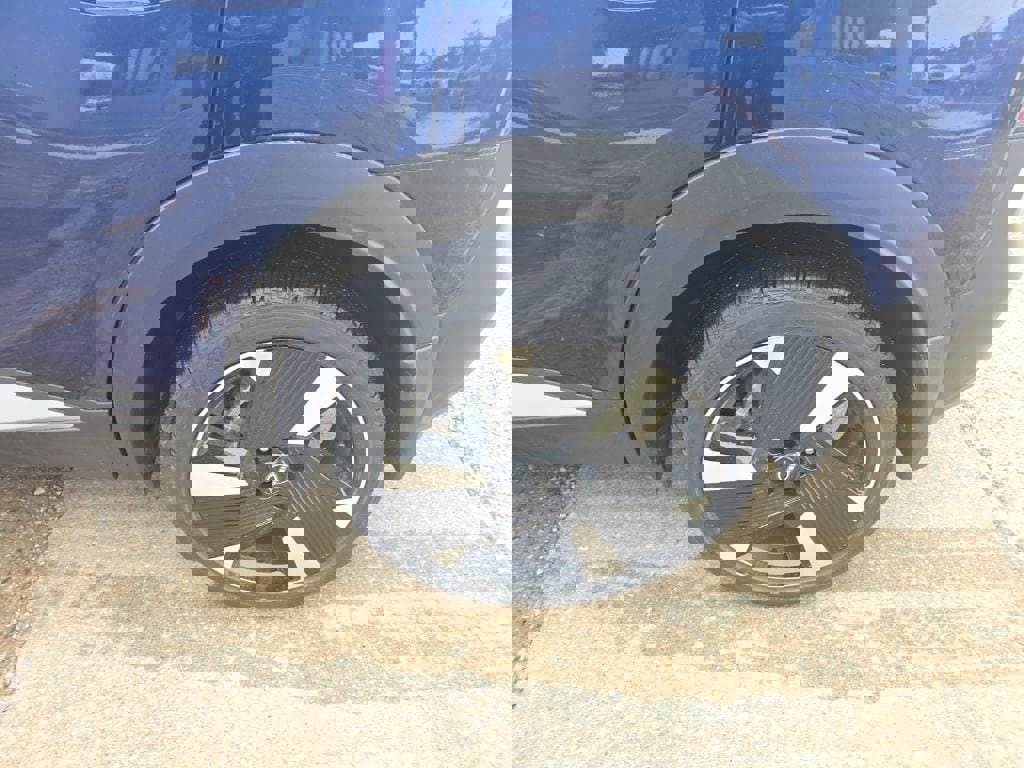 New 2026 Nissan Kicks SR w/ Cold Weather Package image 11