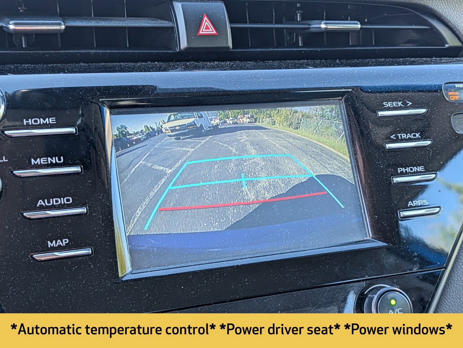 Used 2019 Toyota Camry SE FWD image 6