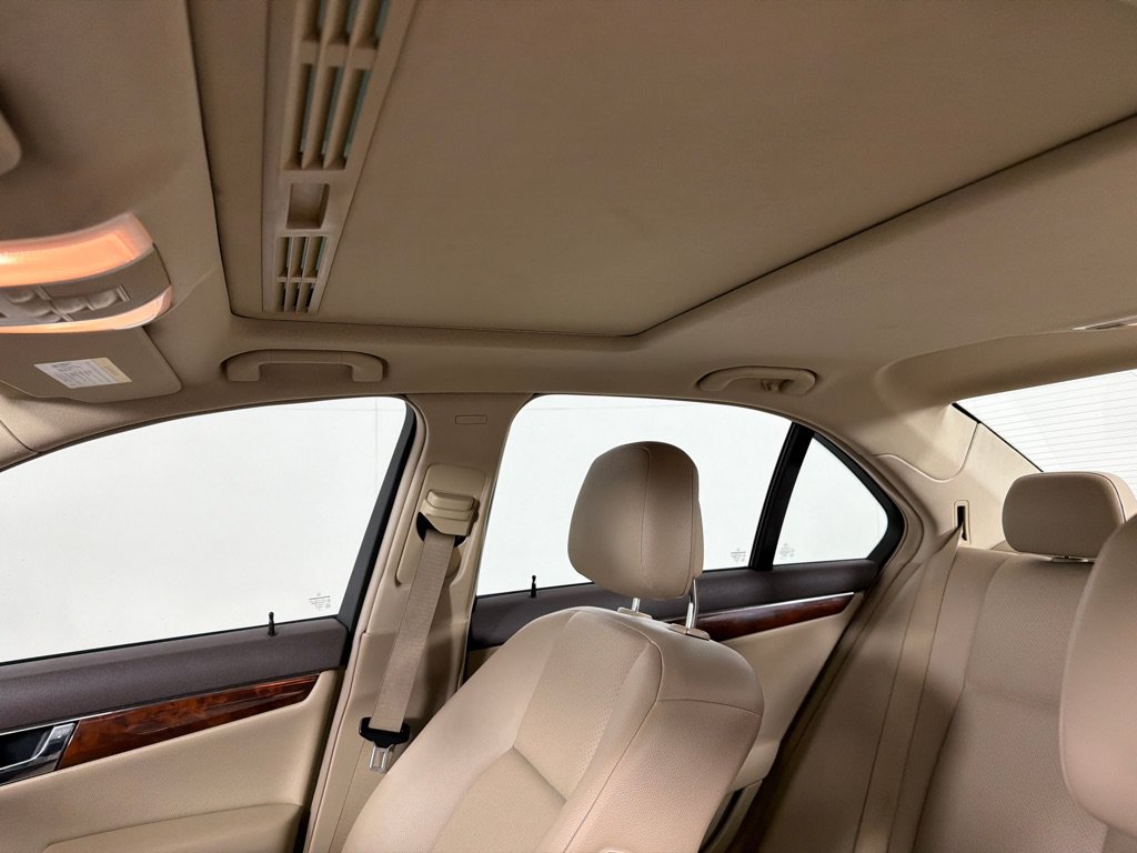 Used 2010 Mercedes-Benz C 300 4MATIC Sedan image 14