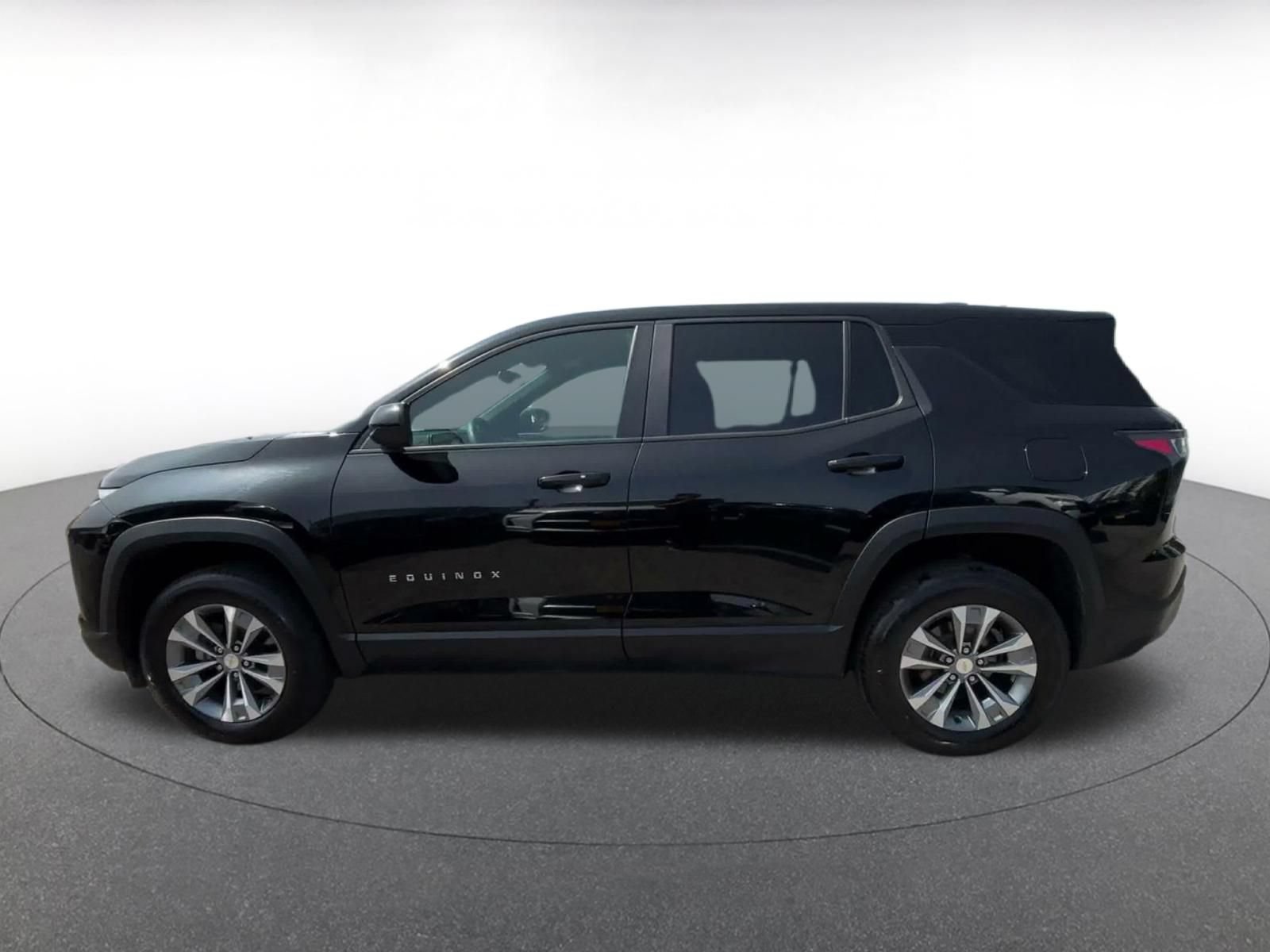 Used 2025 Chevrolet Equinox LT FWD image 8
