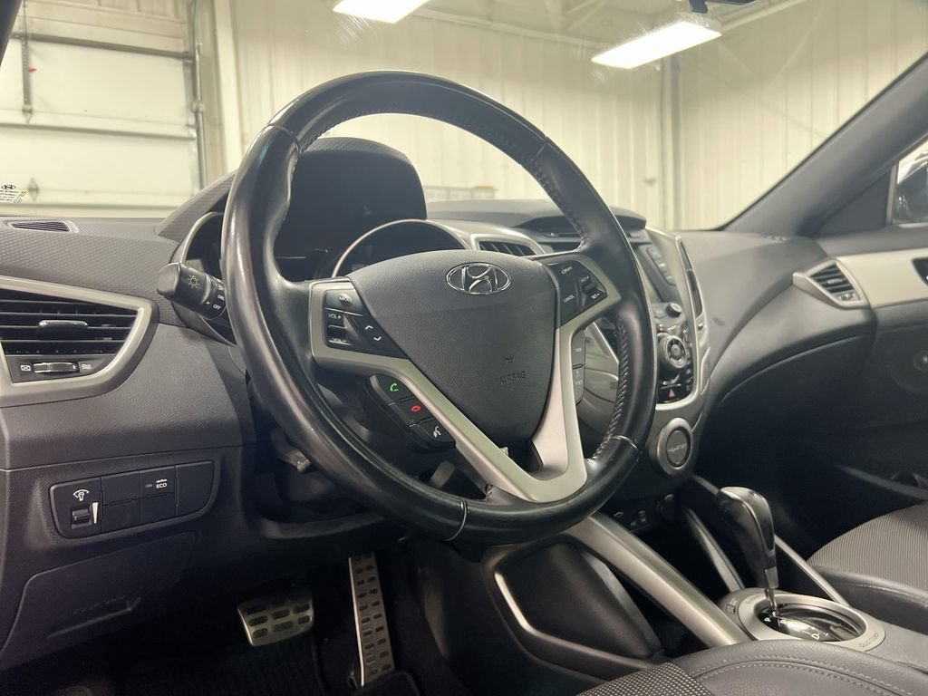 Used 2016 Hyundai Veloster w/ Option Group 02 FWD image 10