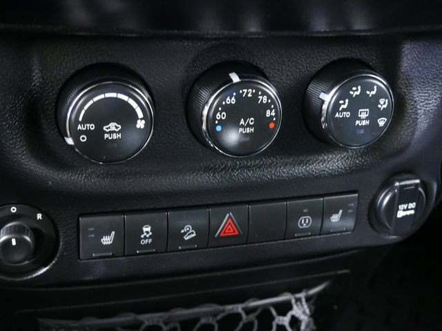 Used 2014 Jeep Wrangler Unlimited Rubicon w/ Dual Top Group AWD/4WD image 30