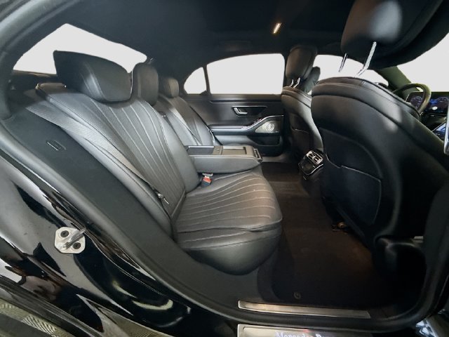 Used 2022 Mercedes-Benz S 500 4MATIC w/ AMG Line Package image 26