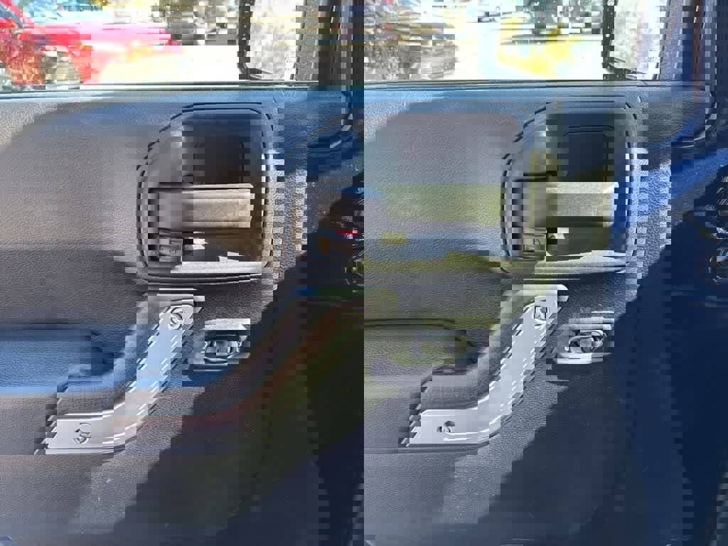 Used 2013 Jeep Wrangler Unlimited Sahara w/ Dual Top Group image 10