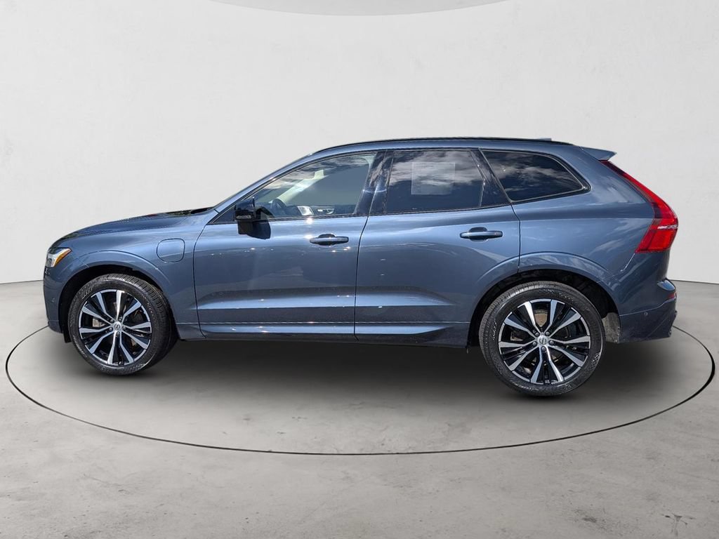Certified 2023 Volvo XC60 T8 Ultimate w/ Climate Package AWD/4WD image 9