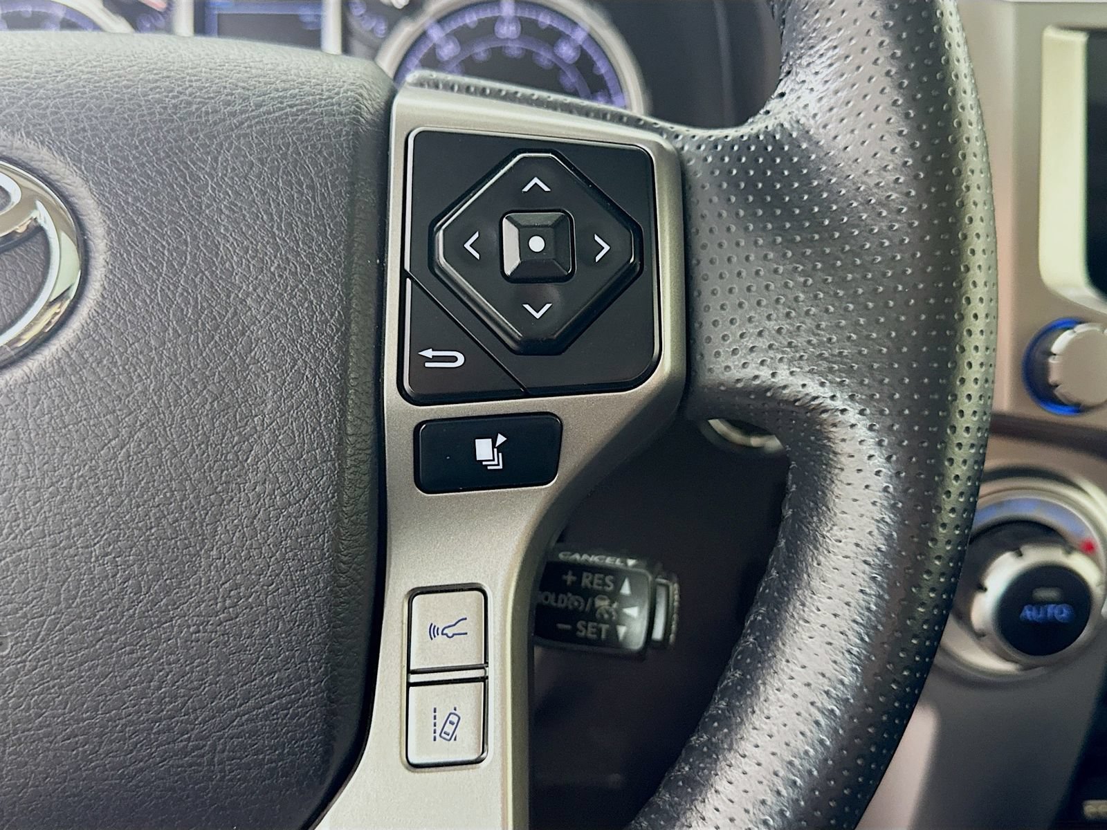 Used 2024 Toyota 4Runner Limited AWD/4WD image 19