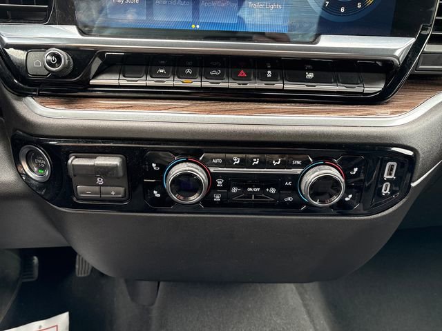 Used 2025 Chevrolet Silverado 1500 LT AWD/4WD image 19