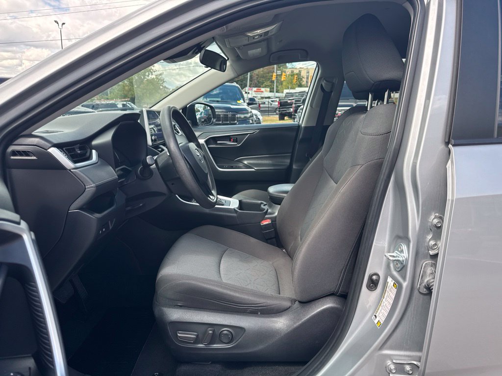 Used 2024 Toyota RAV4 XLE AWD/4WD image 12