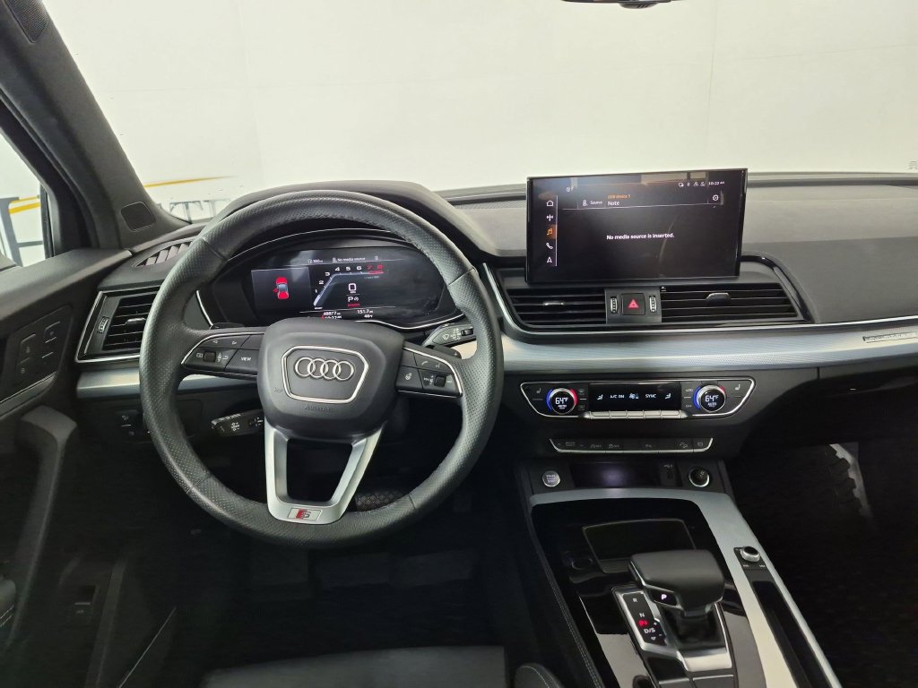 Used 2024 Audi Q5 2.0T Premium Plus w/ Premium Plus Package AWD/4WD image 32